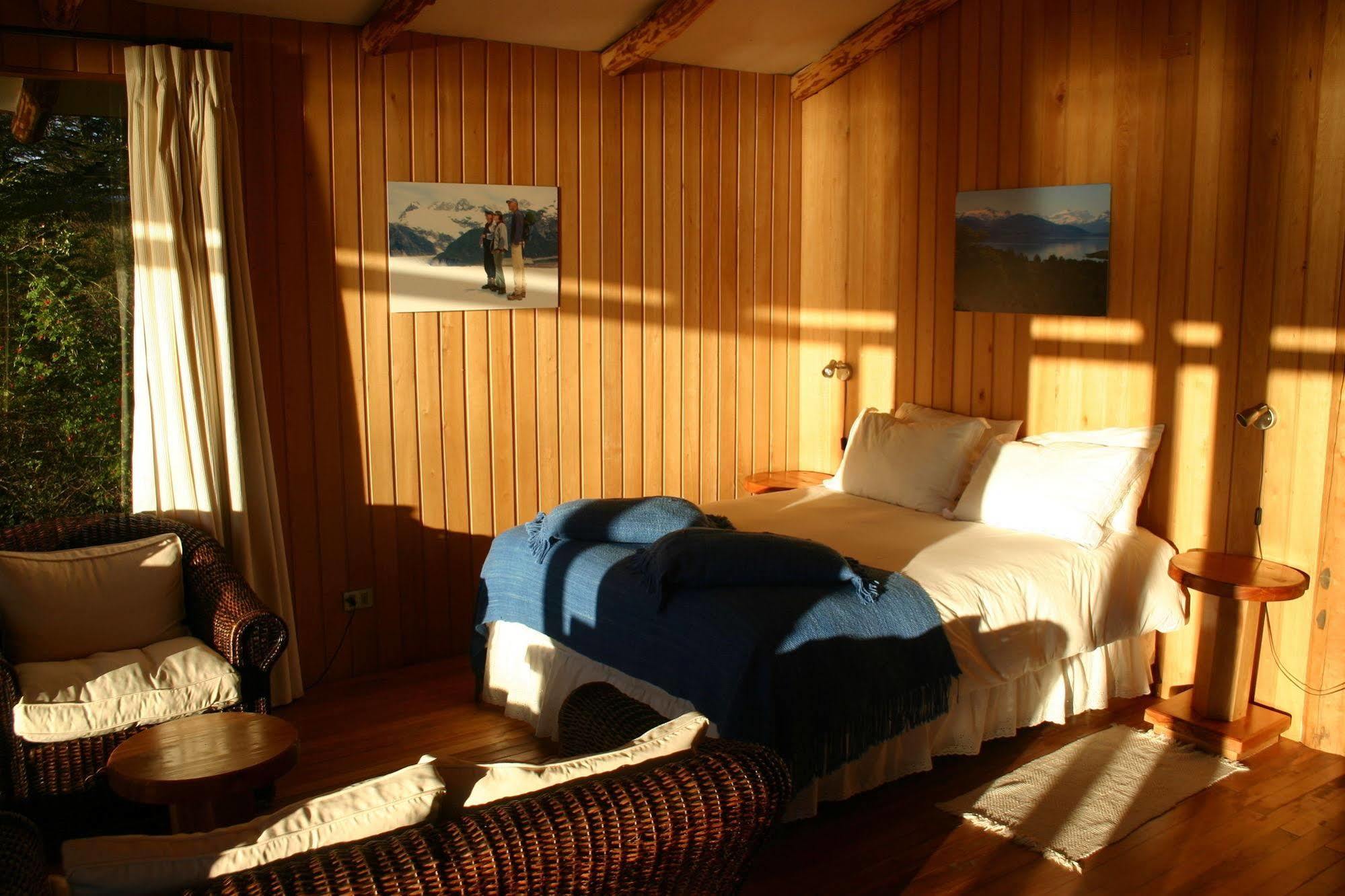 פוארטו גואדאל Lodge El Mirador De Guadal מראה חיצוני תמונה